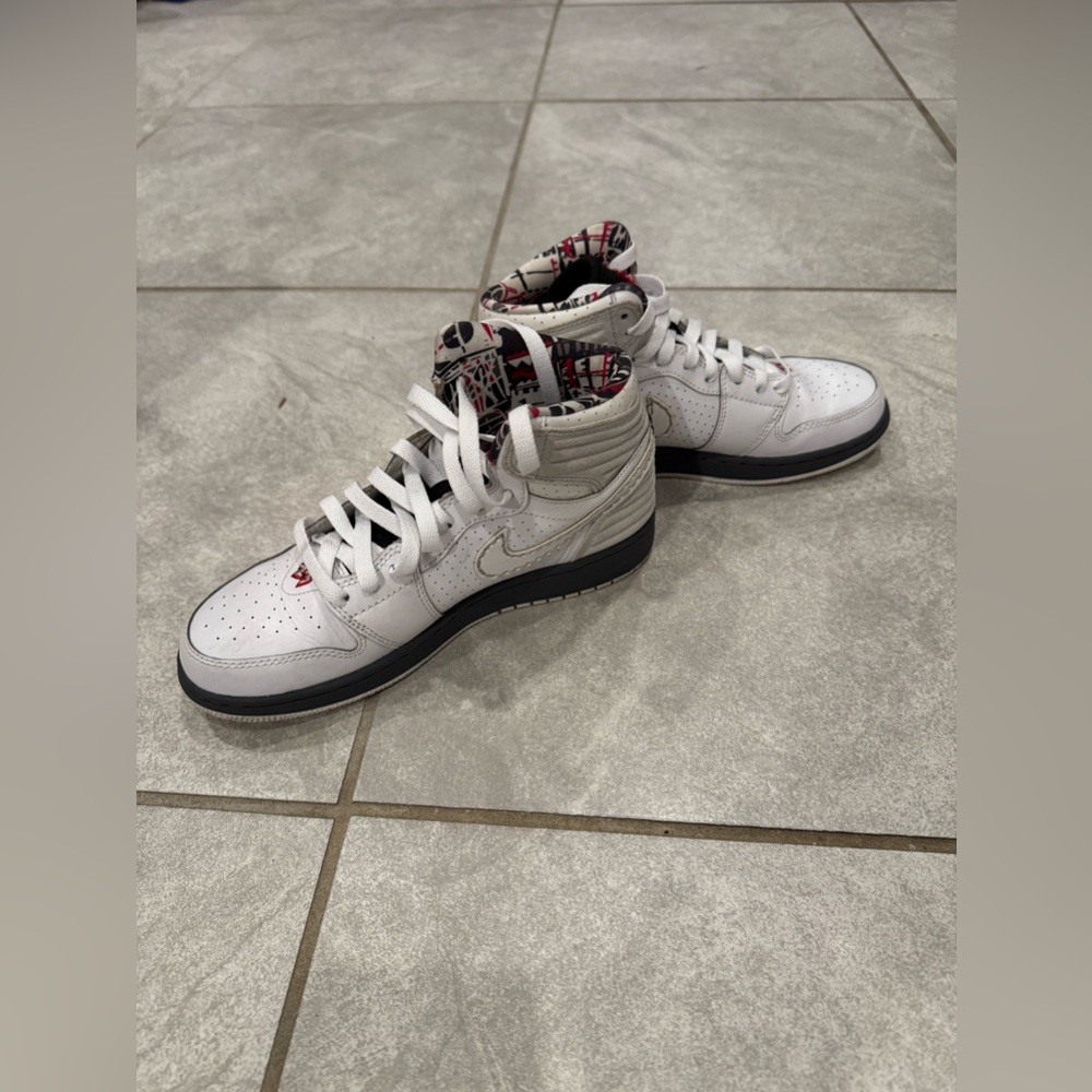 Grade School Nike Air Jordan 1 Mids Retro 93 Bugs Bunny GS Size 5.5